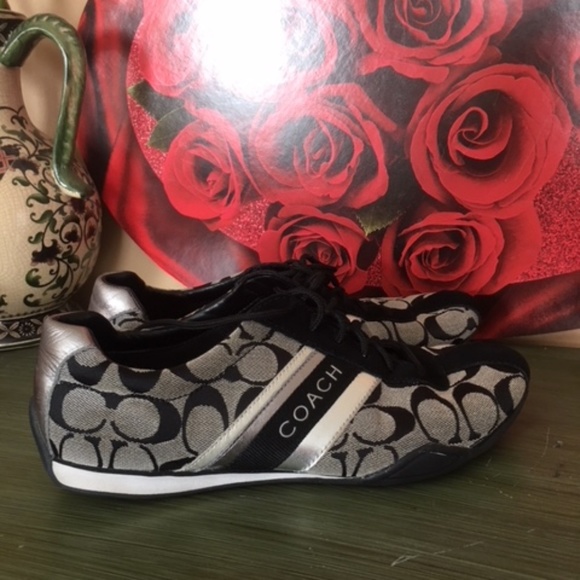 Coach Shoes - 🆕Coach Sneakers